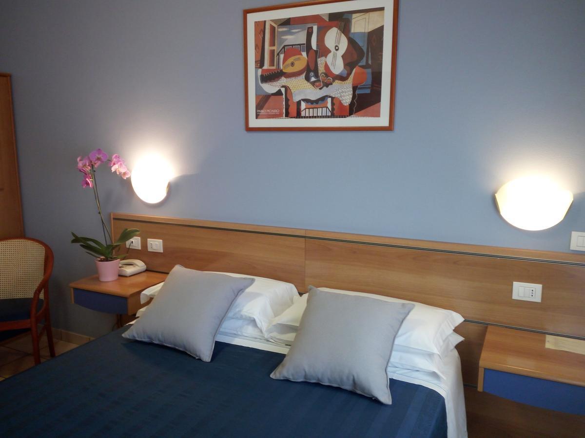 Hotel San Lorenzo Pegognaga Quarto foto